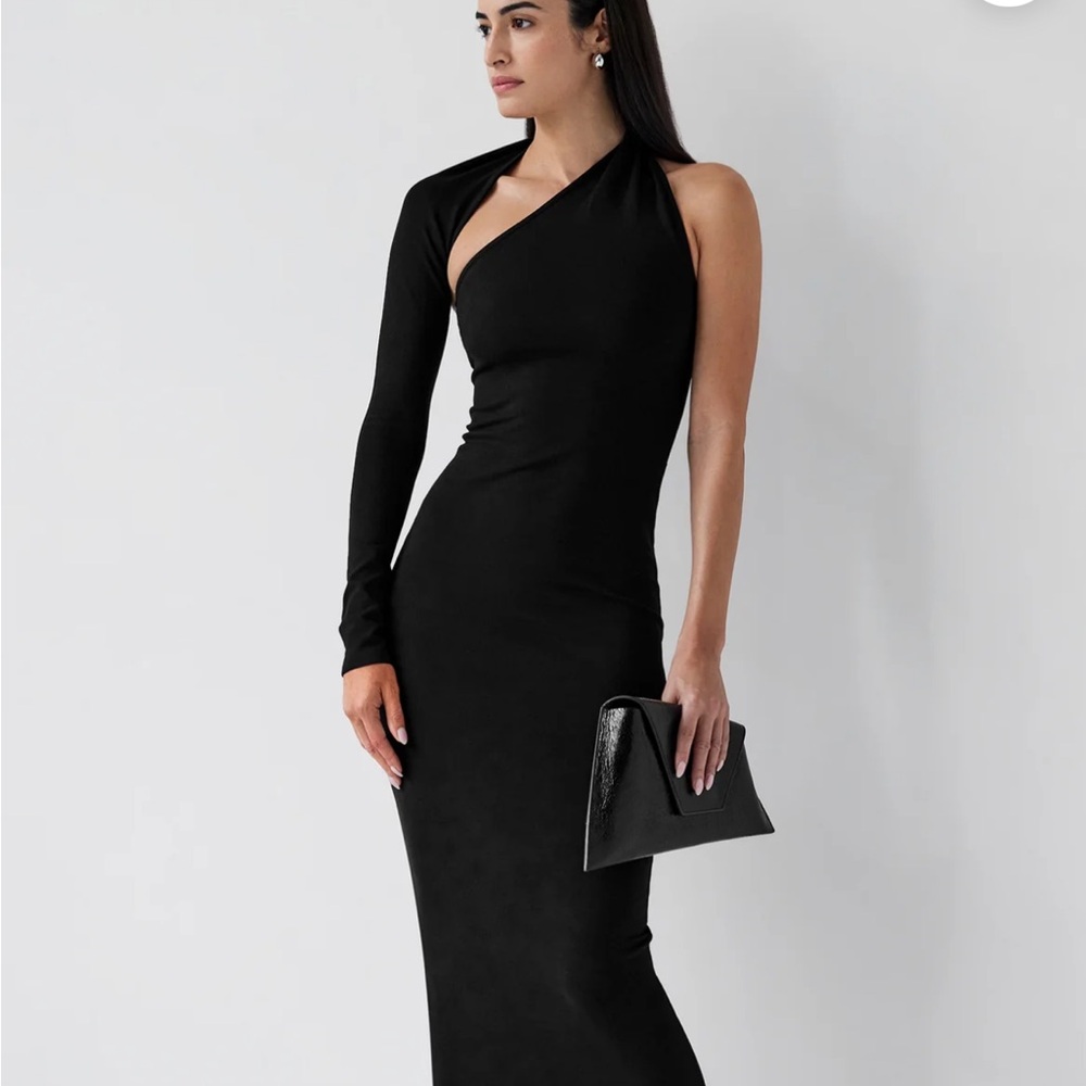 Maricela Manhattan Elegant Black One-Shoulder Dress size medium.
